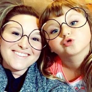 Meet your Posher, Kayela